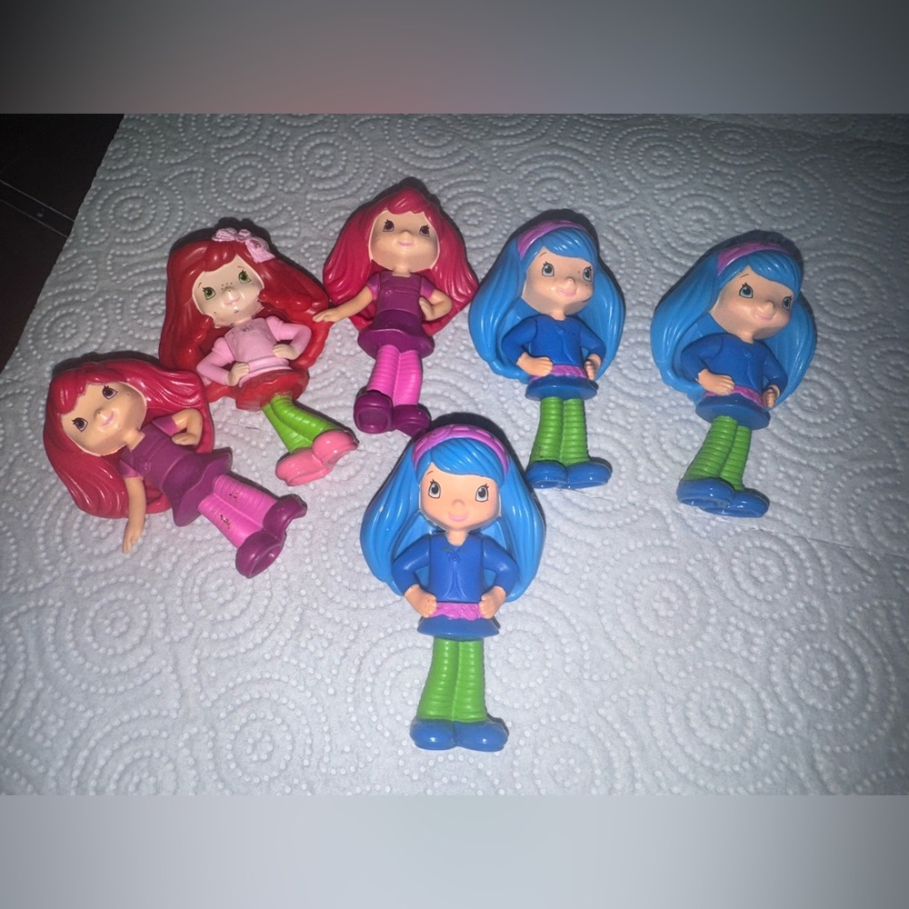 Strawberry shortcake Early 2000’s doll Bundle